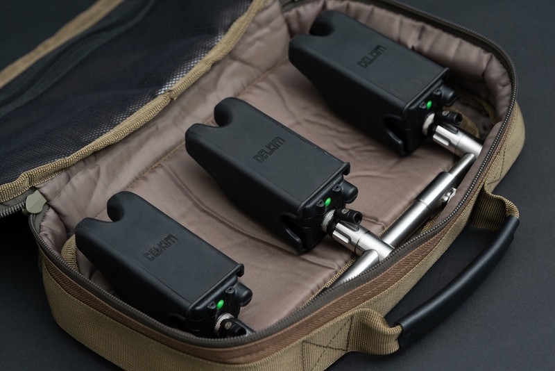 Korda Compac Buzz Bar Bag – Dark Kamo, Compact Carry For Carp Fishing Alarms
